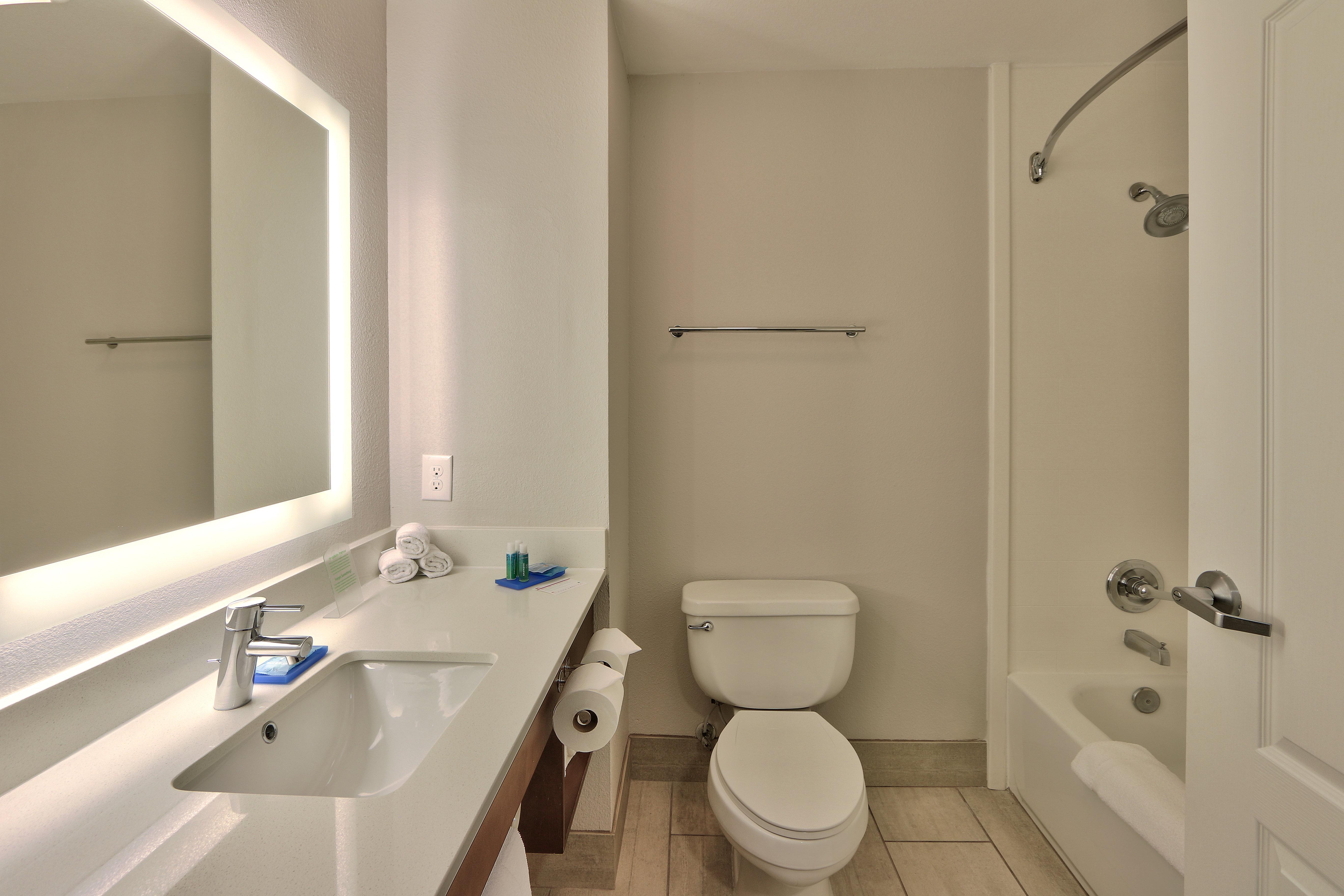 Holiday Inn Express & Suites Portales By Ihg Екстериор снимка
