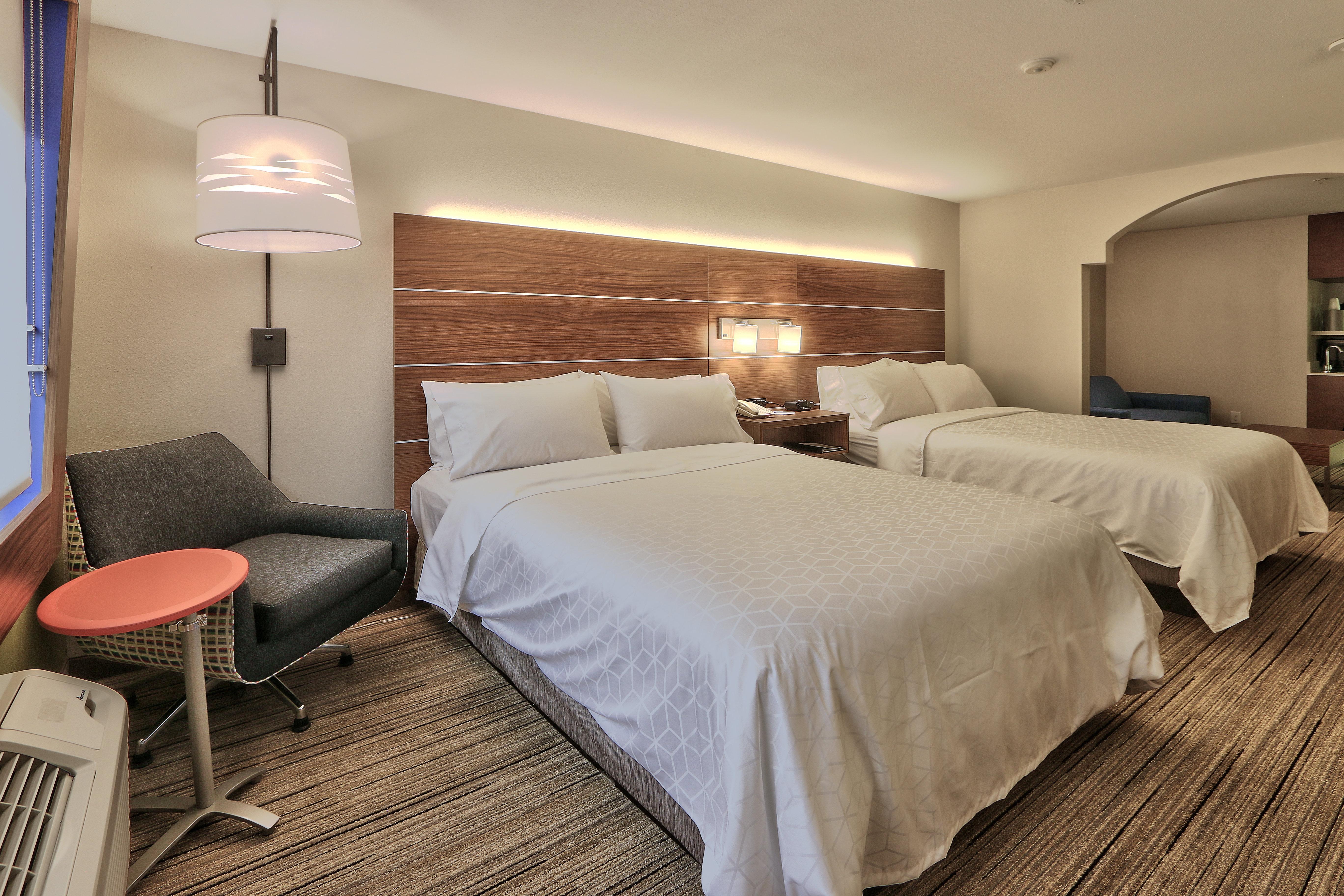 Holiday Inn Express & Suites Portales By Ihg Екстериор снимка