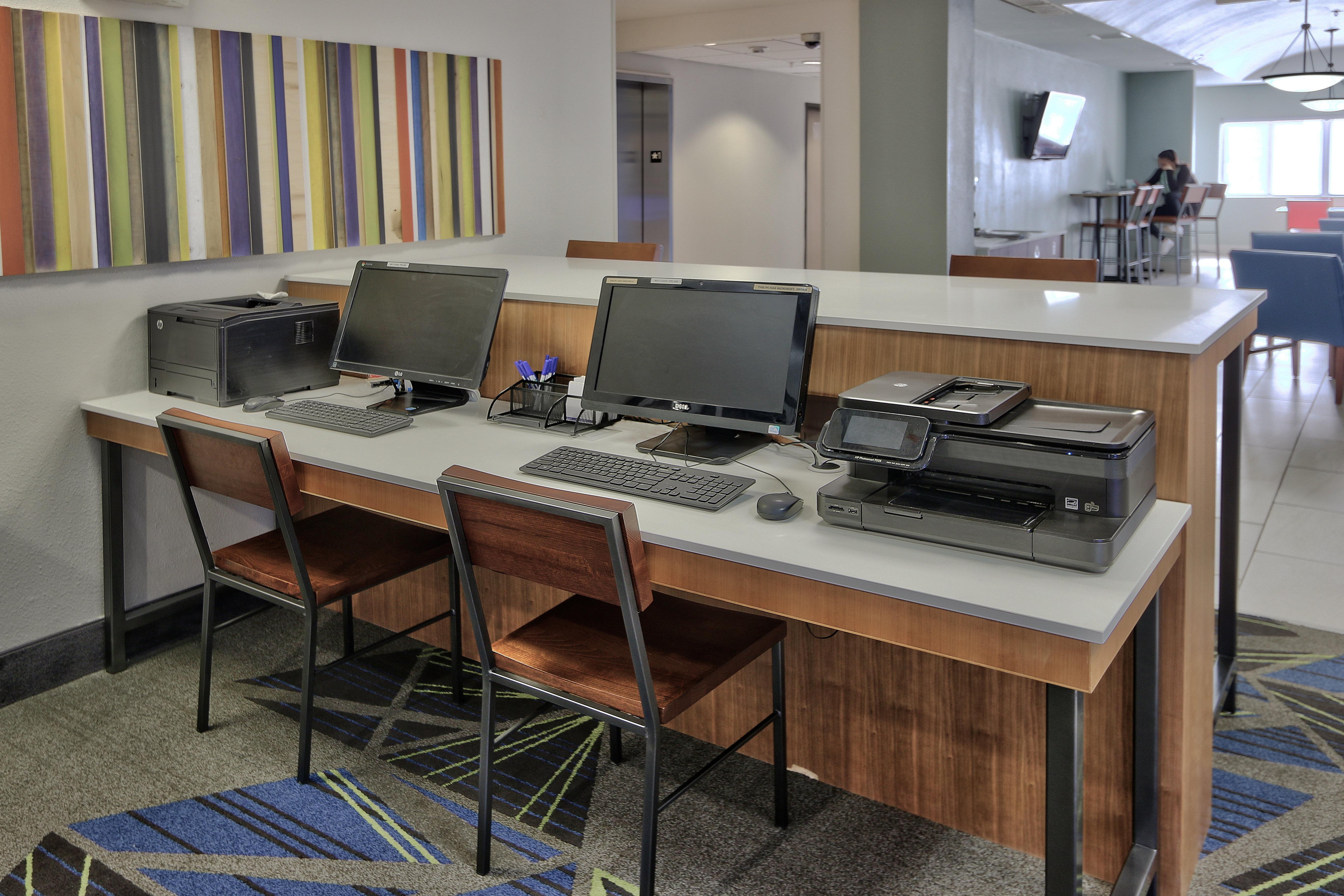 Holiday Inn Express & Suites Portales By Ihg Екстериор снимка