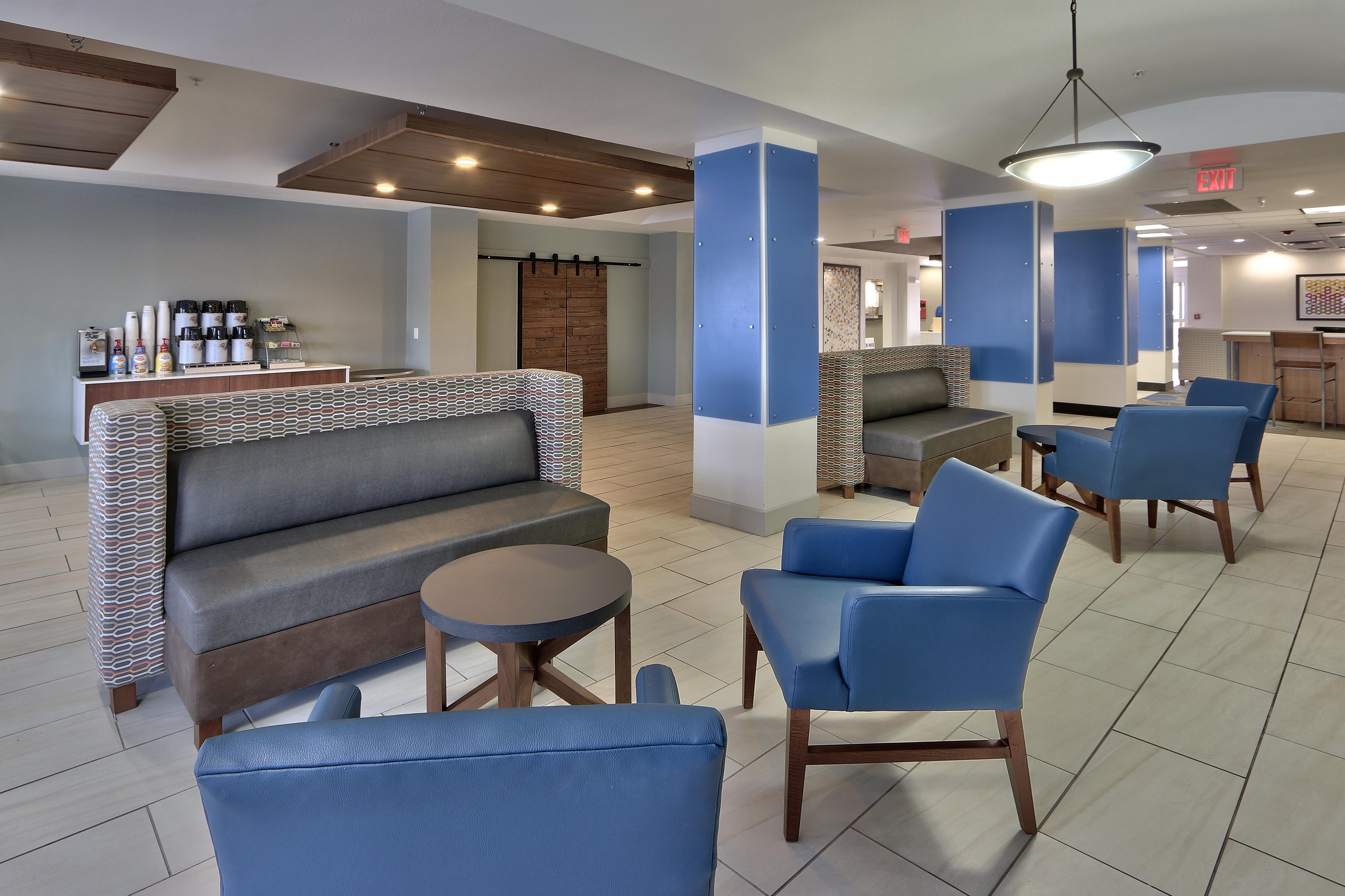 Holiday Inn Express & Suites Portales By Ihg Екстериор снимка