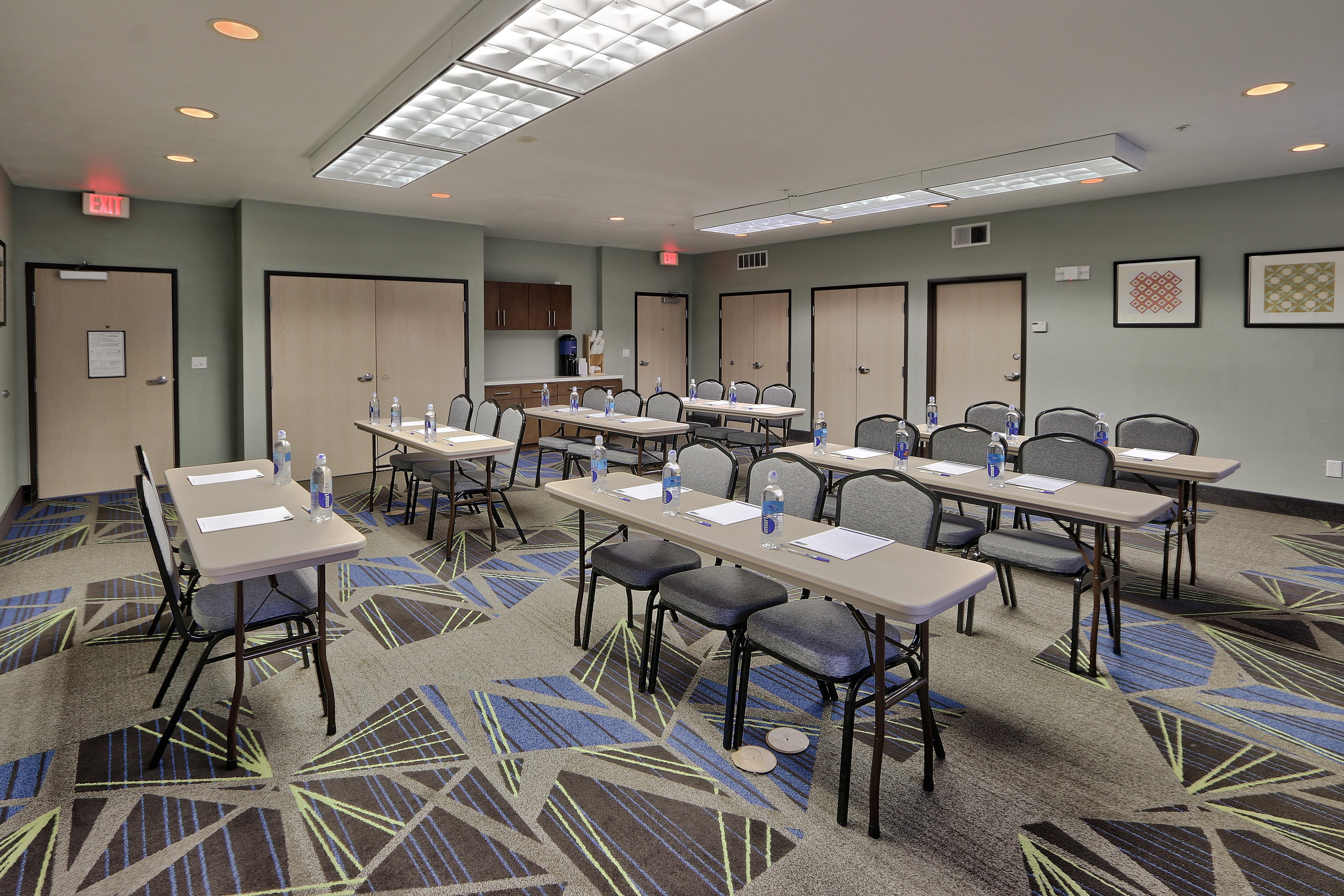 Holiday Inn Express & Suites Portales By Ihg Екстериор снимка
