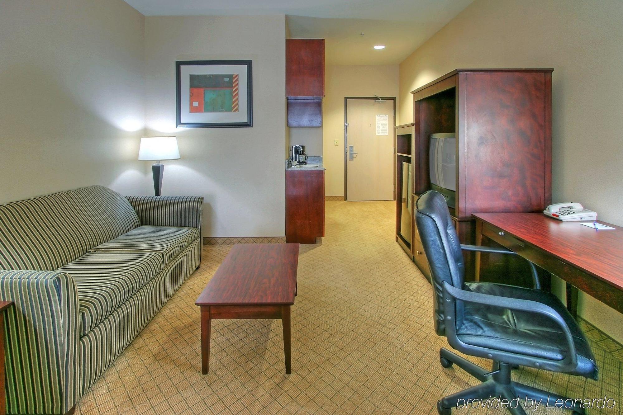 Holiday Inn Express & Suites Portales By Ihg Стая снимка