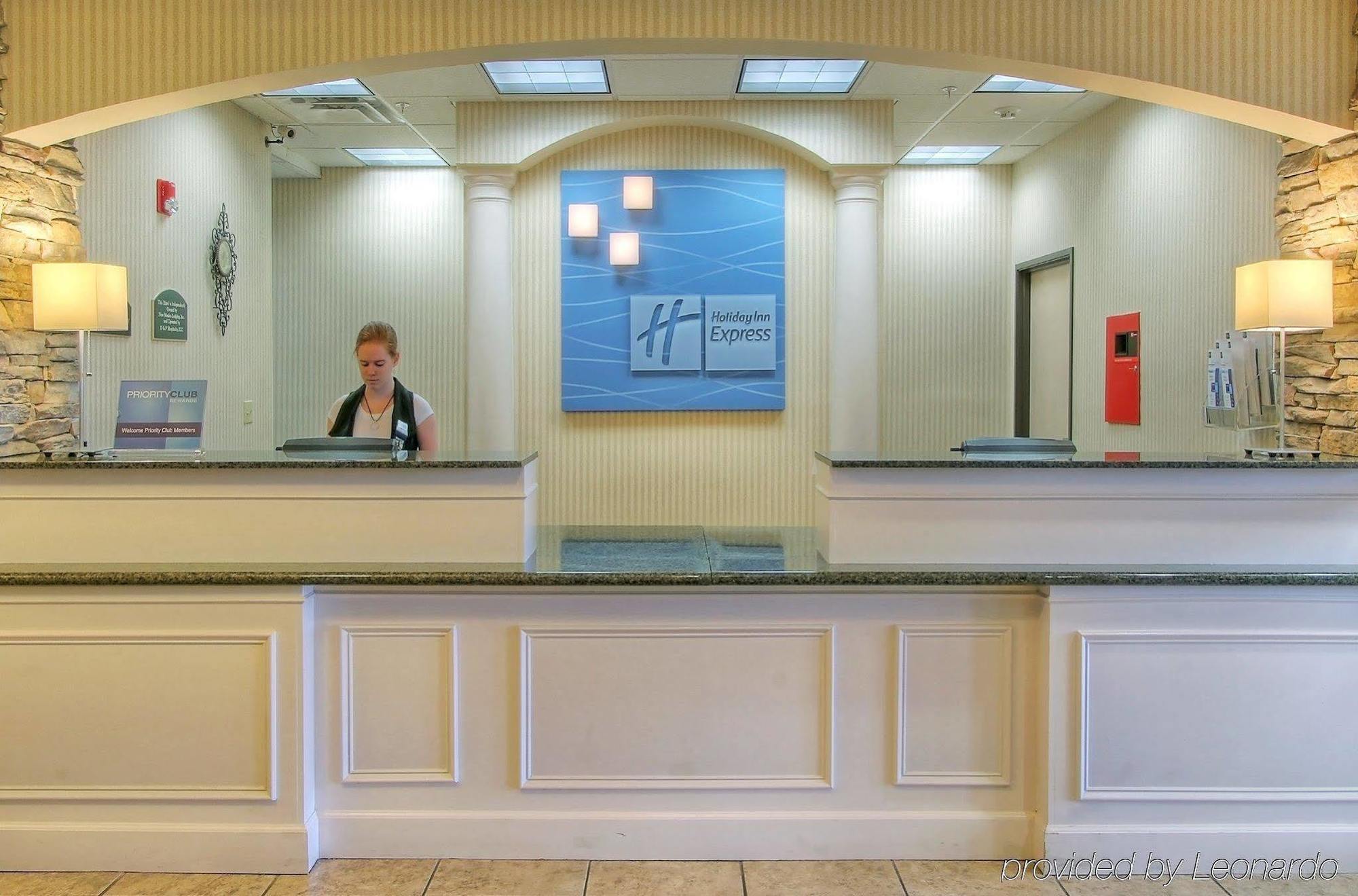 Holiday Inn Express & Suites Portales By Ihg Екстериор снимка