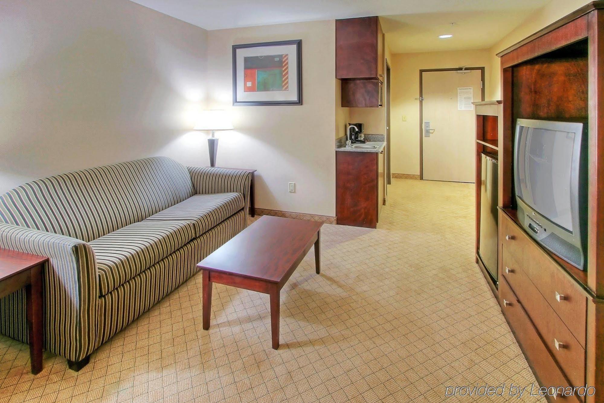 Holiday Inn Express & Suites Portales By Ihg Стая снимка