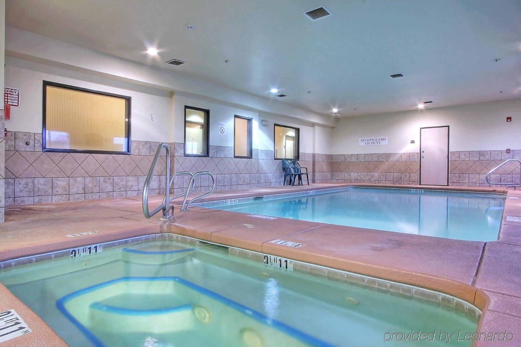 Holiday Inn Express & Suites Portales By Ihg Екстериор снимка