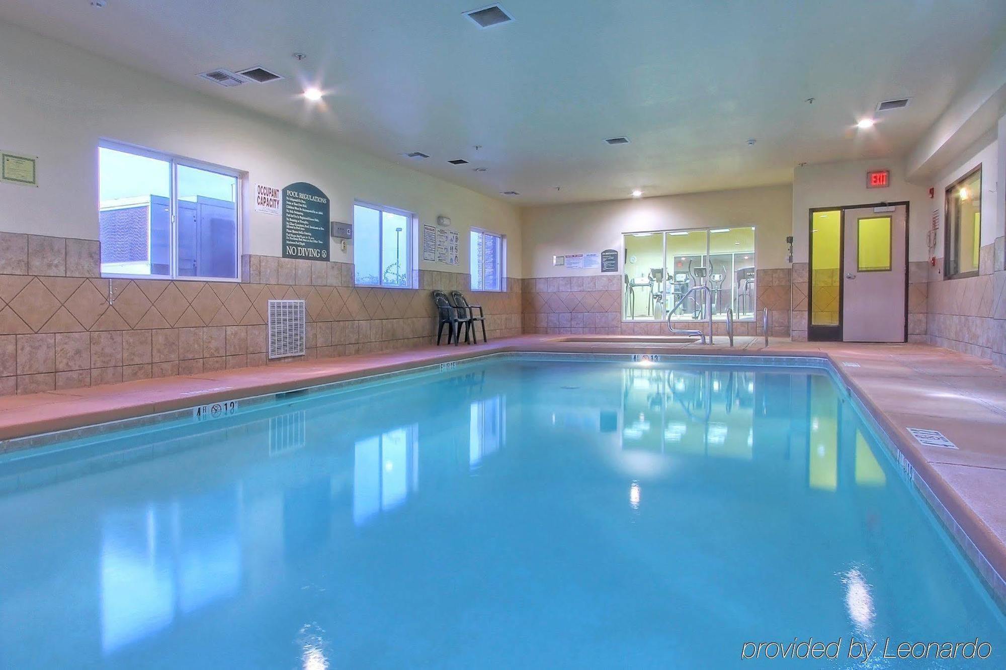 Holiday Inn Express & Suites Portales By Ihg Екстериор снимка