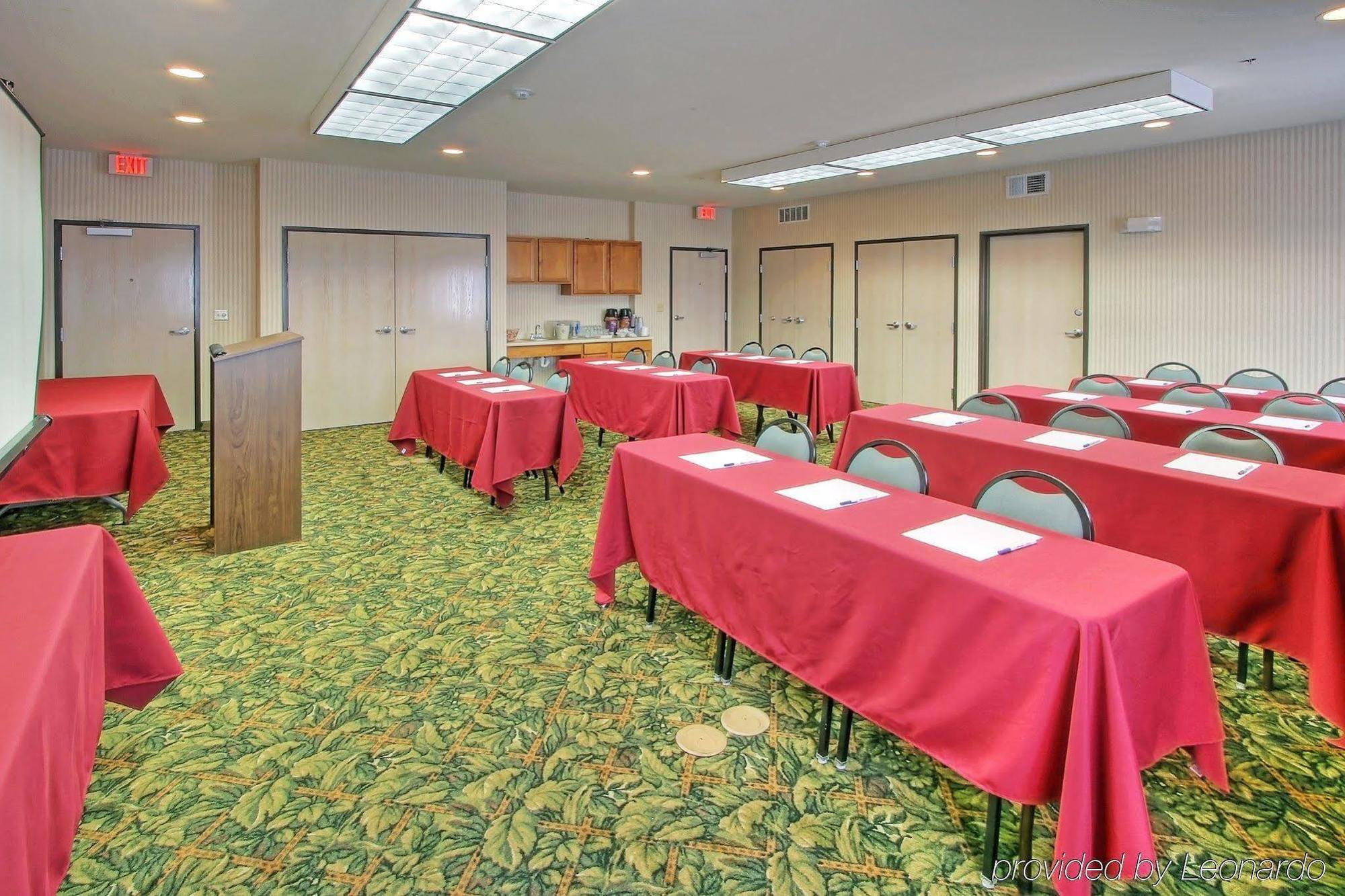 Holiday Inn Express & Suites Portales By Ihg Екстериор снимка