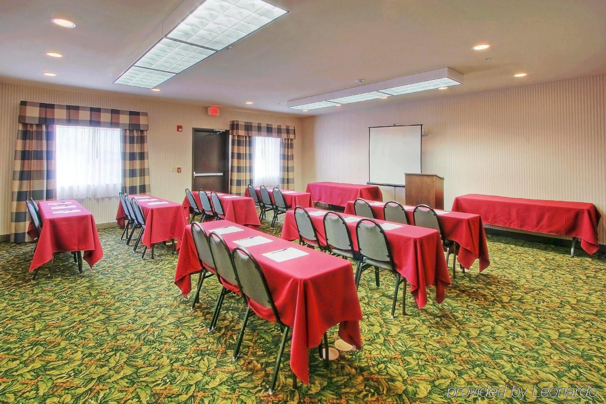 Holiday Inn Express & Suites Portales By Ihg Екстериор снимка